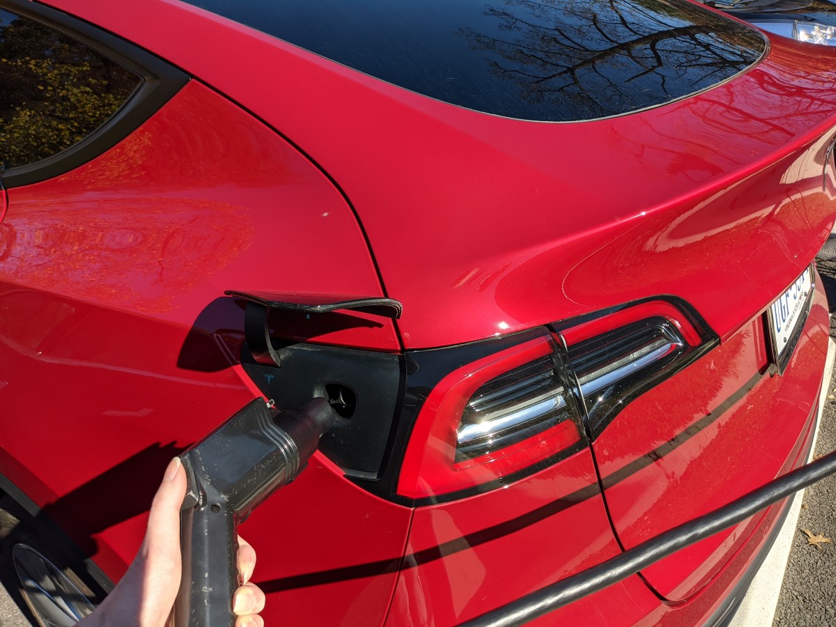 Tesla needs to fix poor customer service, glitchy tech, and safety concerns to appeal more broadly to women